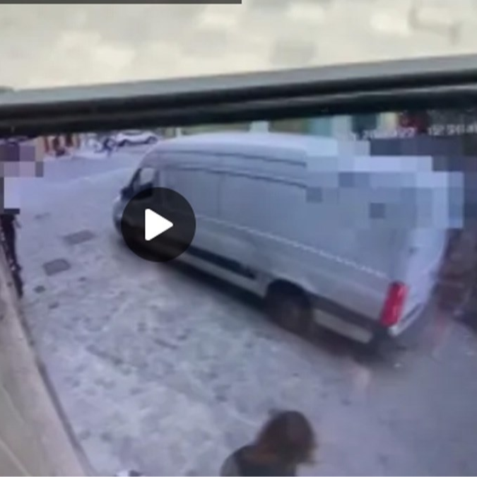 Kombi se zaletio u kafić u Bruxellesu, nema teže ozlijeđenih