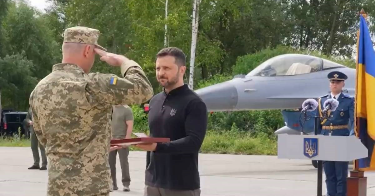 VIDEO Zelenski na tajnoj lokaciji s avionima F-16: "Uspjeli smo, evo ih"