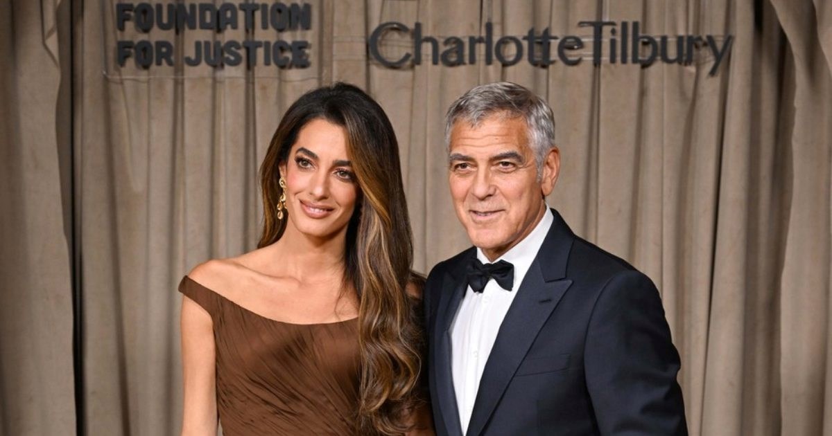Amal Clooney zasjenila sve u raskošnoj haljini boje čokolade