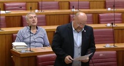 VIDEO Ante Prkačin zaspao u saboru tijekom govora svog stranačkog kolege