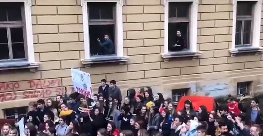 Prosvjed učenika zbog smjene vjeroučitelja, vikali po školskim hodnicima