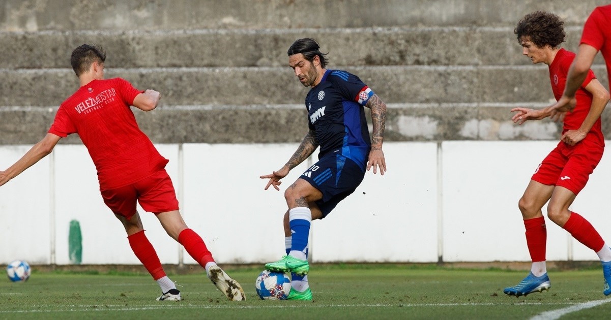 Hajduk pobijedio Velež 3:0 u prijateljskoj utkamici. Zabili Livaja i 16-godišnjak