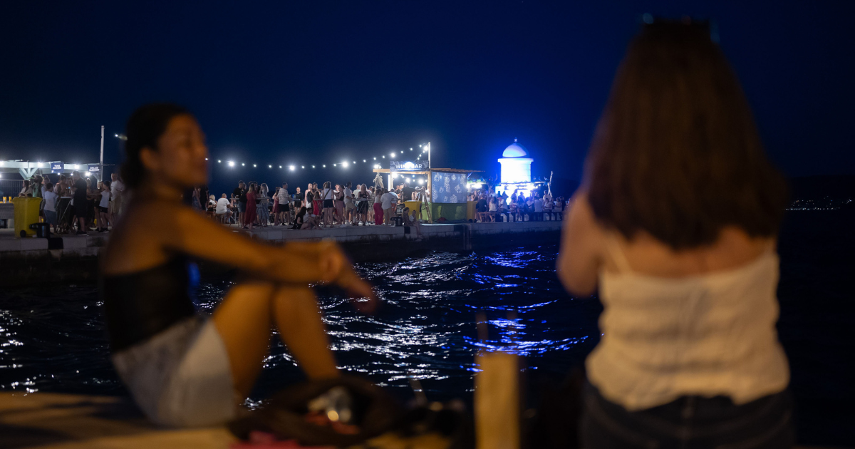 FOTO Počela tradicionalna zadarska Noć punog miseca. Rivu obasjale baklje