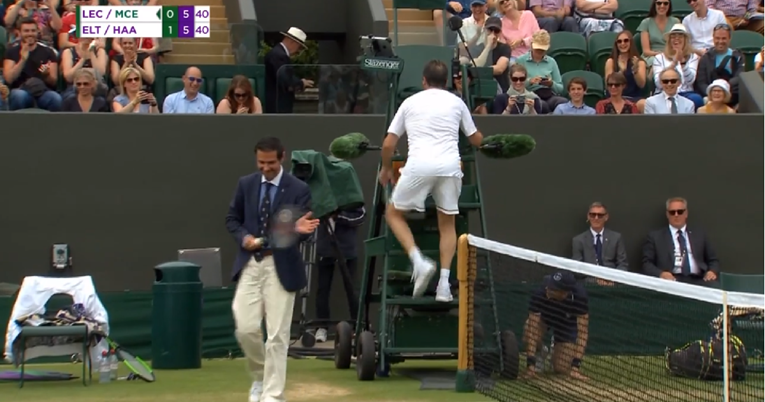 Sudac na Wimbledonu zamijenio uloge s tenisačem