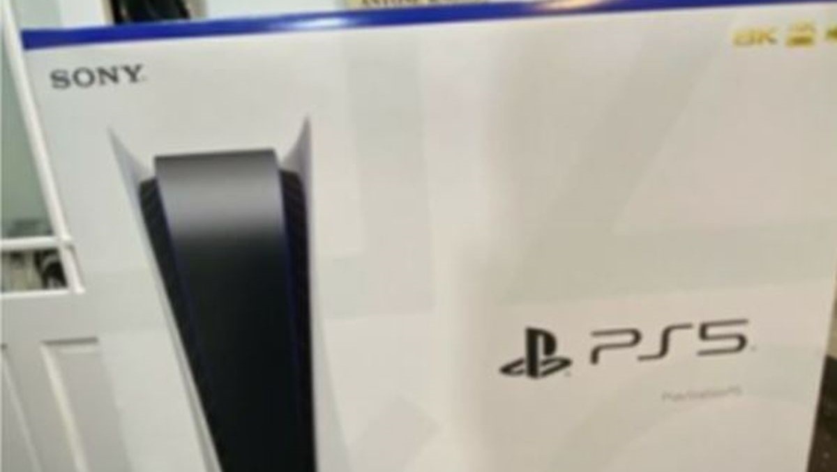 Naručio je PlayStation 5, zbog onog što mu je došlo na adresu pozvao je policiju
