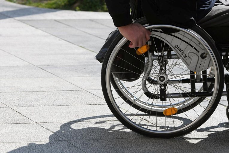 Udruga: Asistenata osobama s invaliditetom je već premalo, nova odluka će to pogoršati