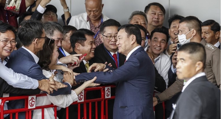 Bivši tajlandski premijer izlazi na slobodu