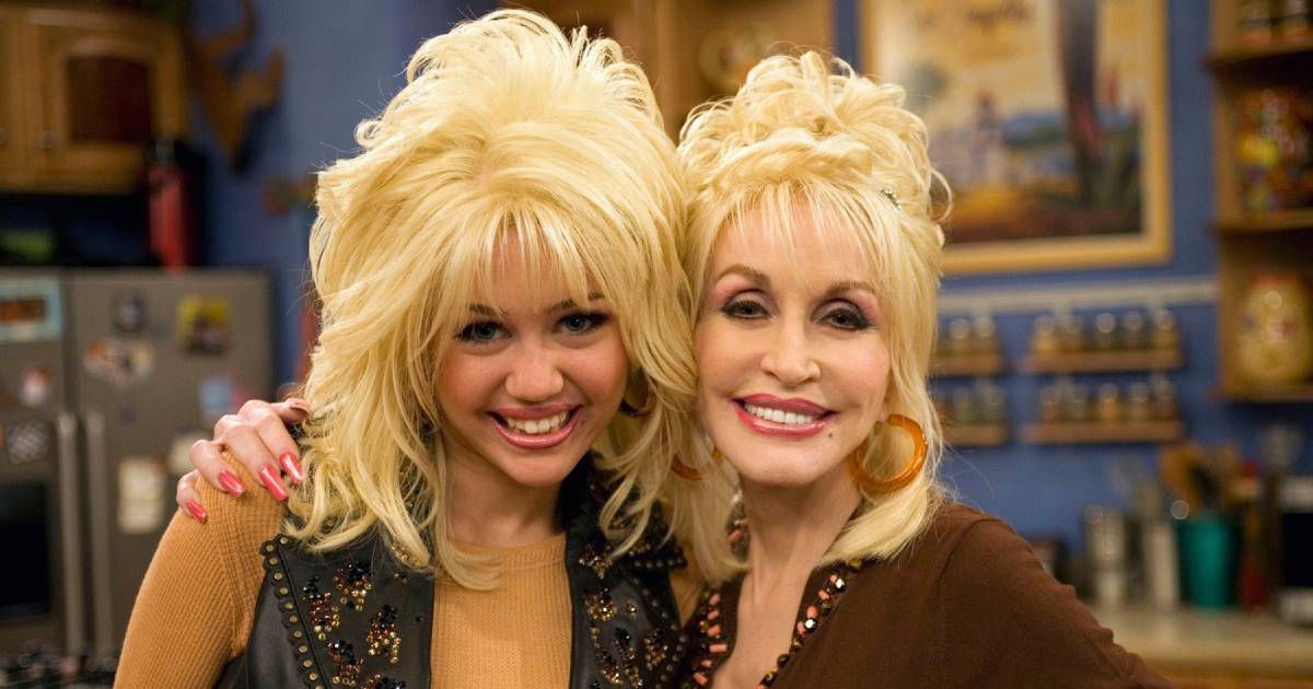 Miley Cyrus prvi put se oglasila nakon smrti svoje kume Dolly Parton