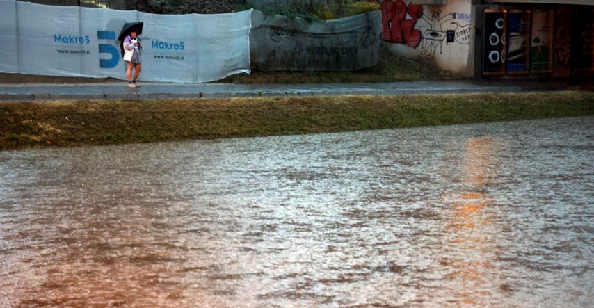 Rastu vodostaji u Sloveniji. Prijete poplave i klizišta, dio građana evakuiran