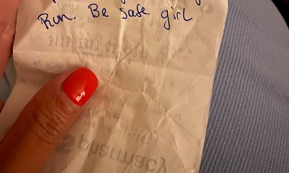 Bila je na spoju, a kad je tip otišao na WC, stigla joj je poruka: "Bježi..."