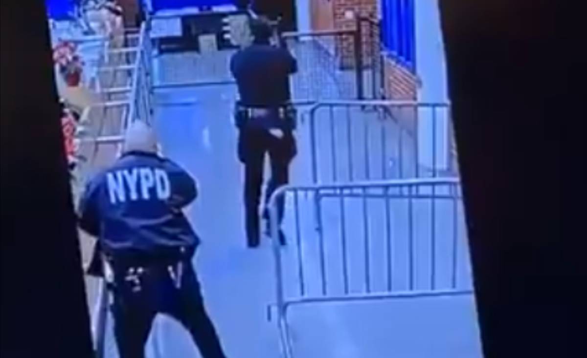 Muškarac u New Yorku u dva navrata pucao na policajce: "Jednostavno ih mrzim"