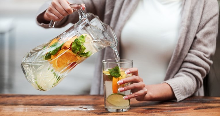 Voda s limunom je odlična za vaše zdravlje, ali znate li koliko je smijete popiti?