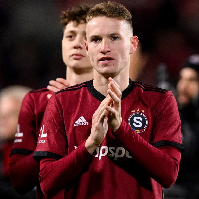 Umirovio se jedan od najpoznatijih gej nogometaša: "Želim provoditi vrijeme sa sinom"