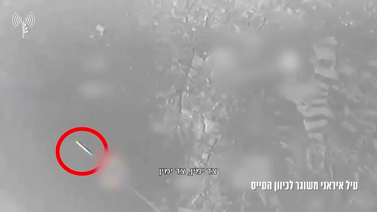 VIDEO Iranska raketa proletjela pored izraelskog aviona. Izraelci objavili snimku