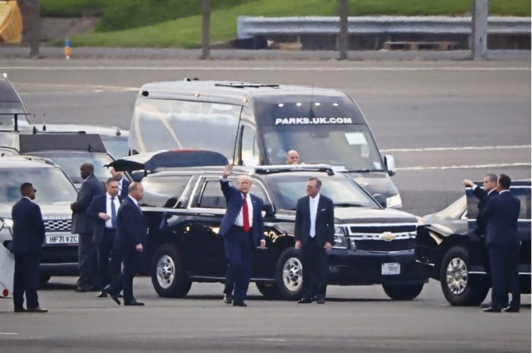 Trump stigao u Škotsku na kombinaciju golfa i diplomatskih razgovora