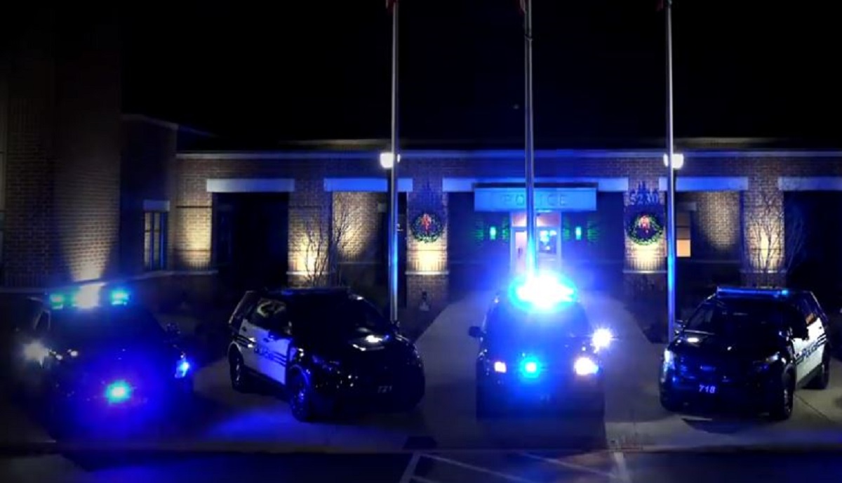 Policija na kreativan način zajednici čestitala praznike, snimka oduševila mnoge