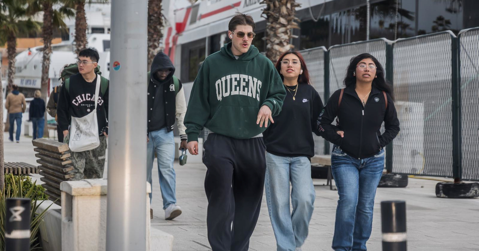 Ludi ste za mornarima? Danas ih je prepun Split, imamo fotke