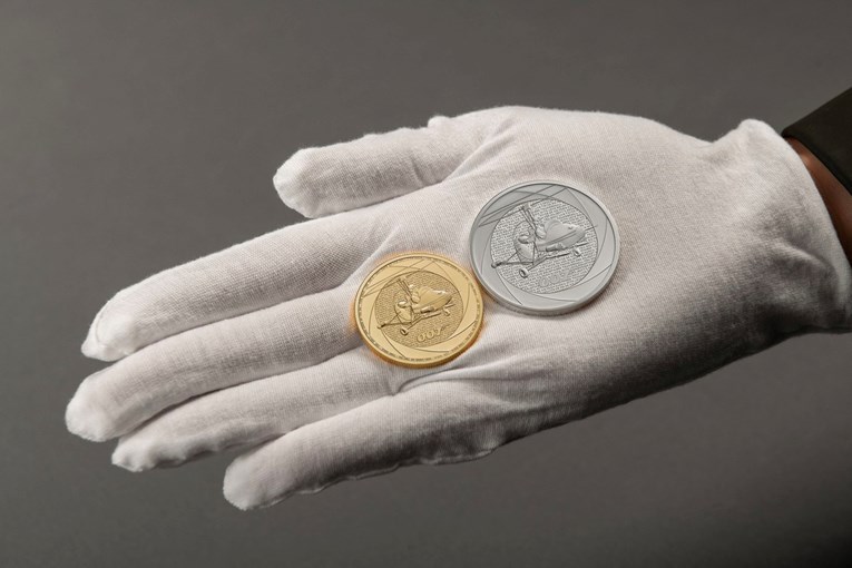 Britanska kovnica novca predstavila nove kovanice s likom Jamesa Bonda