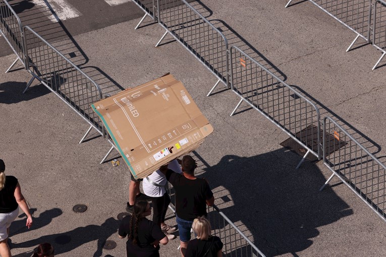 FOTO Pogledajte kako se ovaj Thompsonov fan štiti od sunca