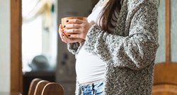 Liječnica otkriva trebaju li se trudnice doista odreći kave