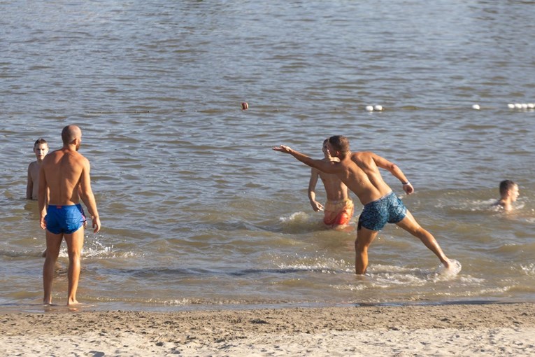 Ovu plažu nazivali su "najseksi plažom u zemlji", jučerašnje fotke otkrivaju i zašto