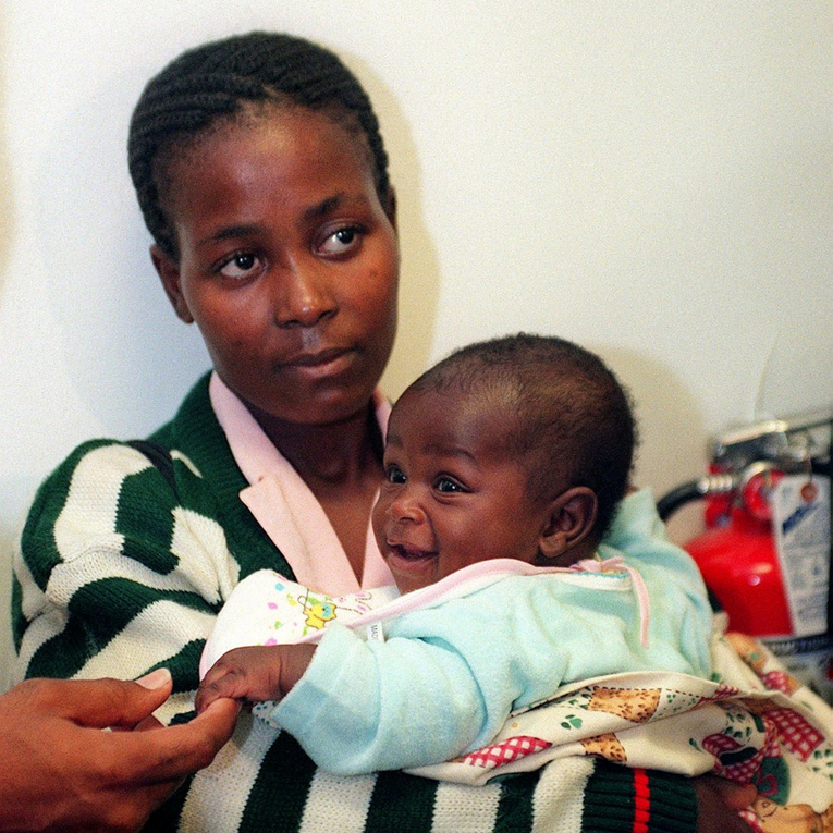 Umrla žena rođena na drvetu