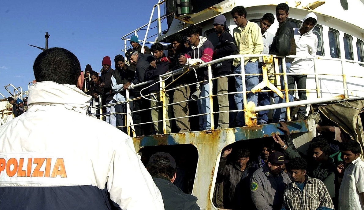 Francuska u znak prosvjeda obustavila preuzimanje 3500 izbjeglica iz Italije