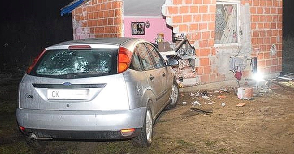 Kod Čakovca s dva promila divljao cestom, bježao policiji pa se zabio u zid kuće