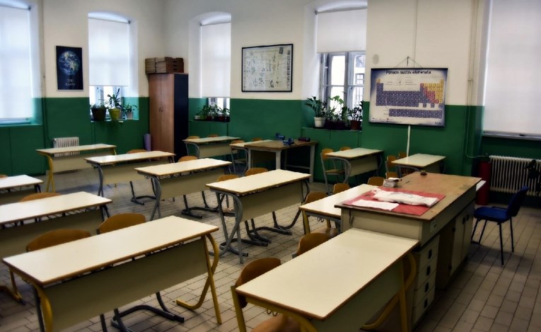 Srednje škole u Istri idućeg tjedna prelaze na online nastavu