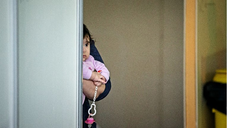 EU povjerenica: Djecu koju su rodile surogat-majke mora se evakuirati