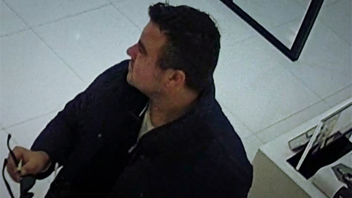FOTO Riječka policija traži ovog muškarca, jeste li ga vidjeli?