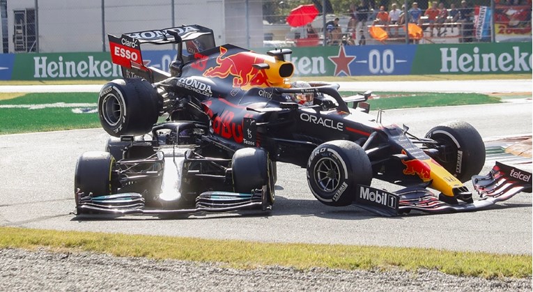 Ludnica u Monzi. Pogledajte težak sudar Verstappena i Hamiltona, obojica ispala
