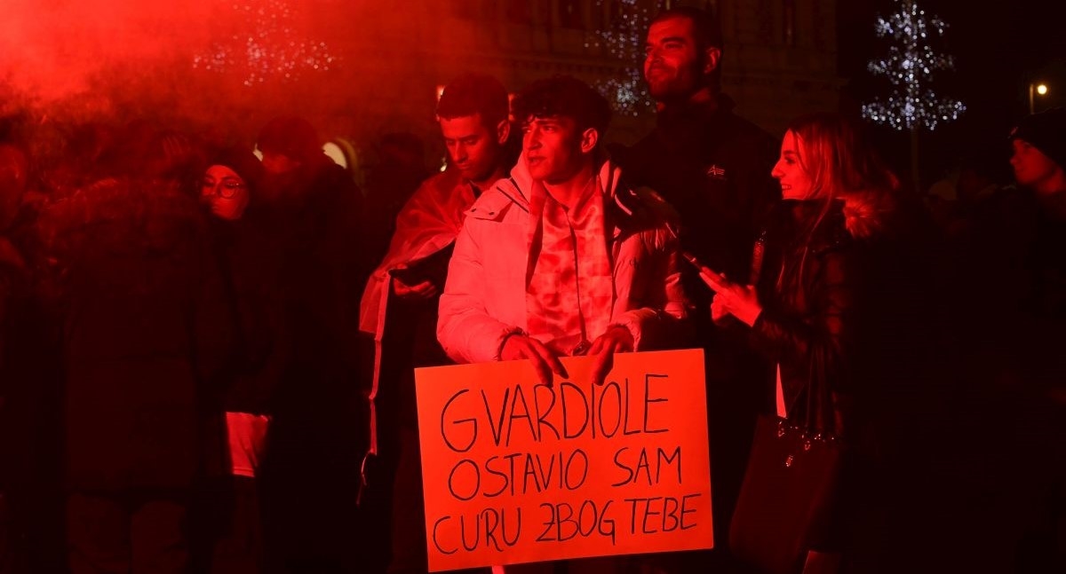 Navijač na Trgu bana Jelačića nasmijao porukom za Gvardiola