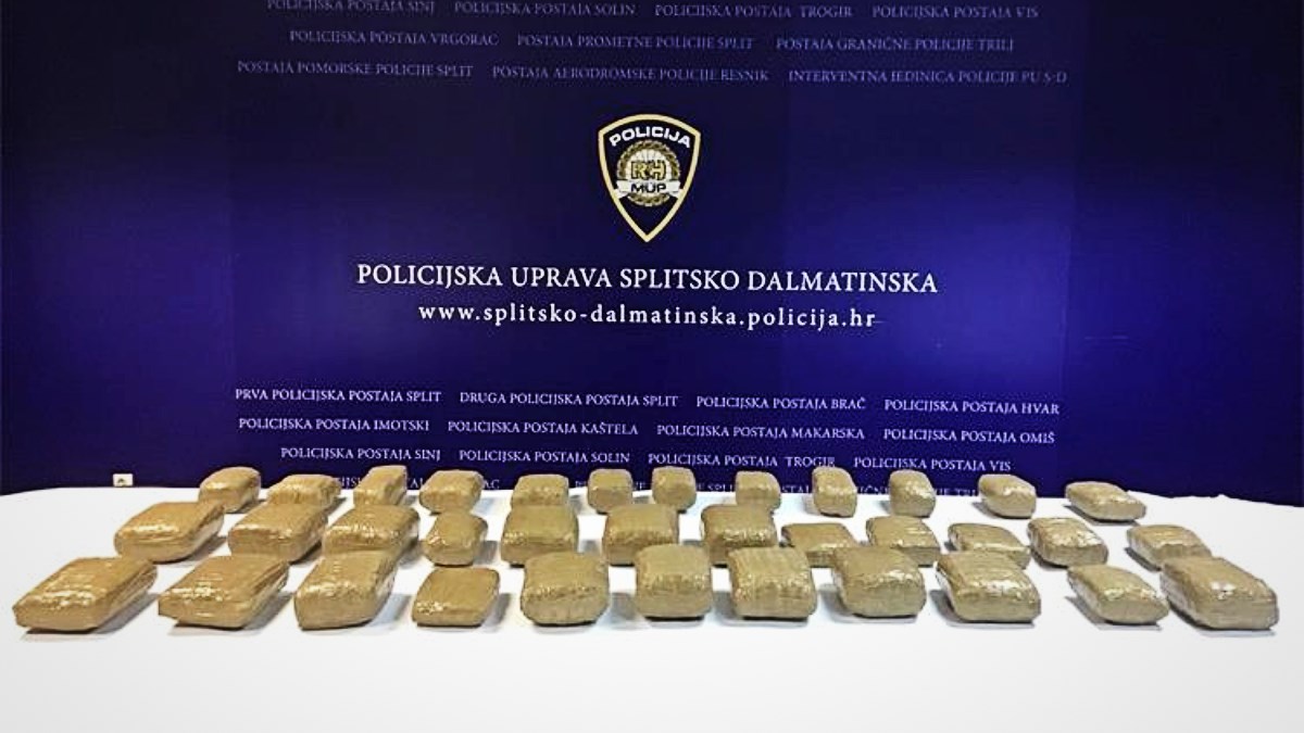 VIDEO Splitska policija uhitila dilera s 27.5 kilograma marihuane