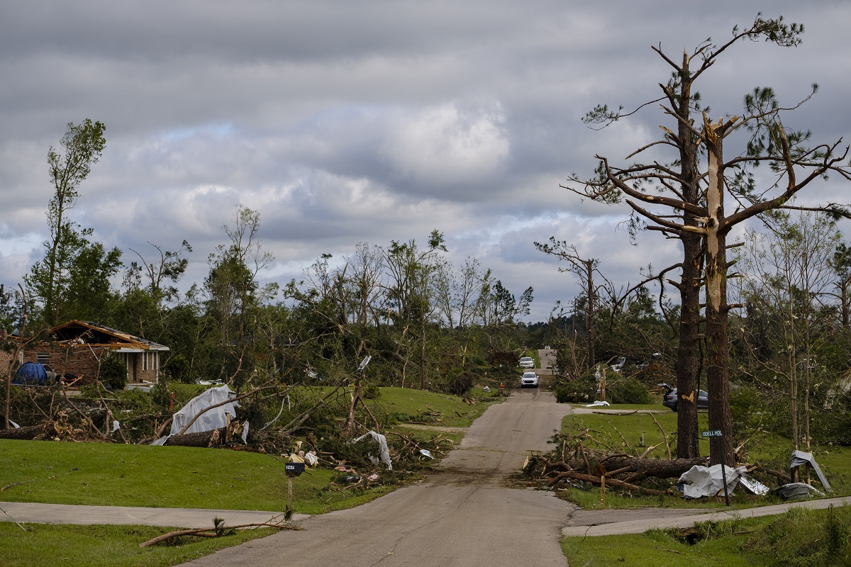 Tornado u SAD-u uništavao sve pred sobom, vjetrovi od 235 km/h, preko 30 mrtvih
