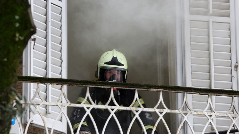 Zapalila se kuća na otoku kraj Pakoštana, vatrogasci u njoj pronašli mrtvu ženu