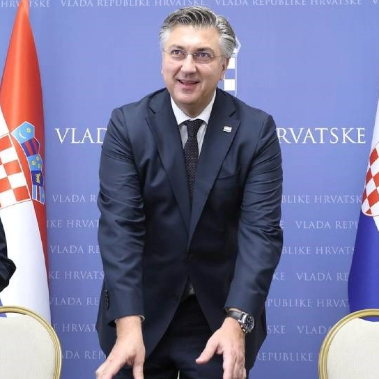 Plenković tvrdi da želi povećati mirovine, pa zato osniva "Vijeće za umirovljenike"