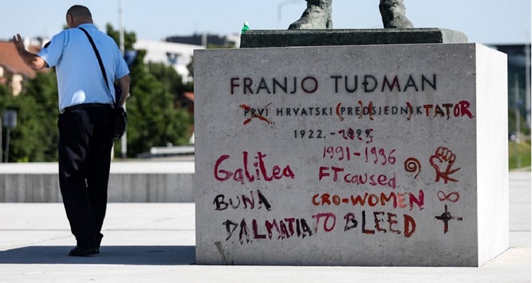 VIDEO Išaran spomenik Tuđmanu u Zagrebu, netko napisao "diktator"