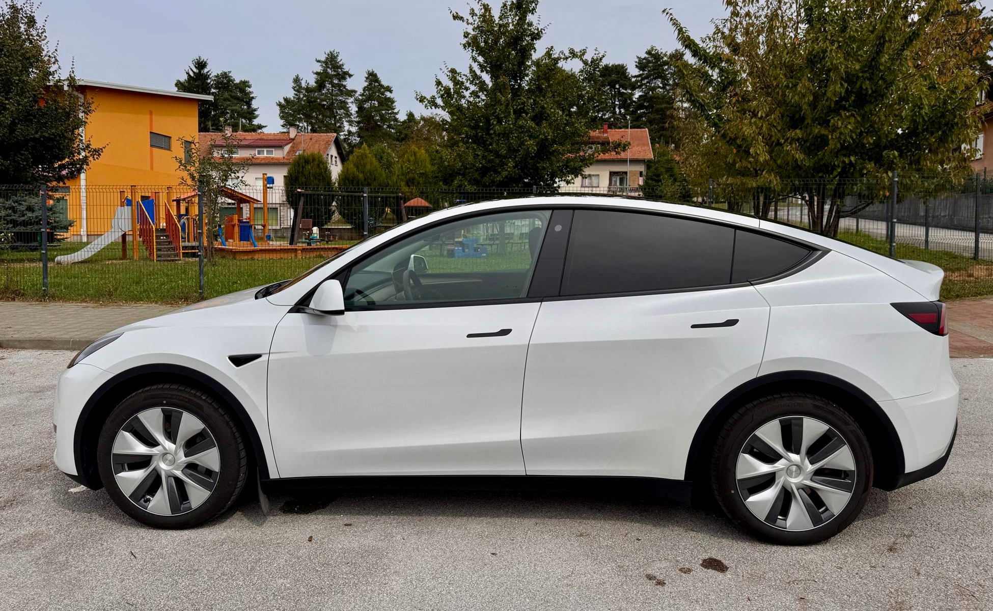 Najbolji auto oglasi: Tesla Model Y s jamstvom i dva seta guma