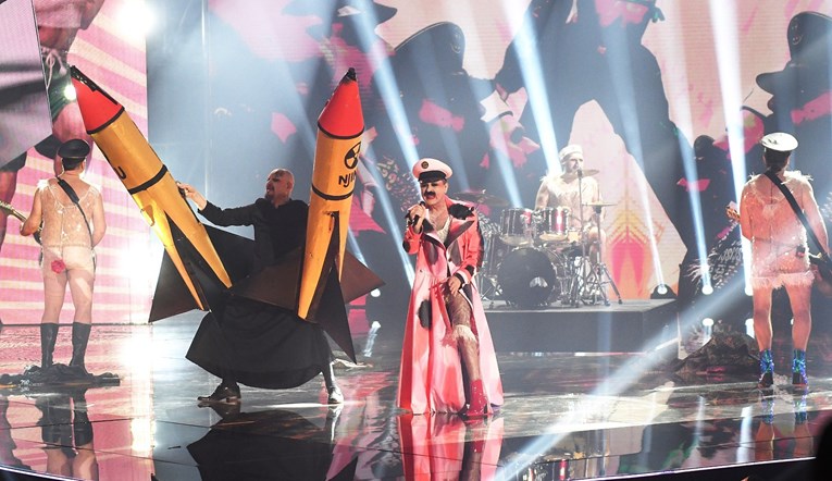Eurovizijski portal o Letu 3: Valjda na Eurosong neće donijeti one čepove iz rektuma