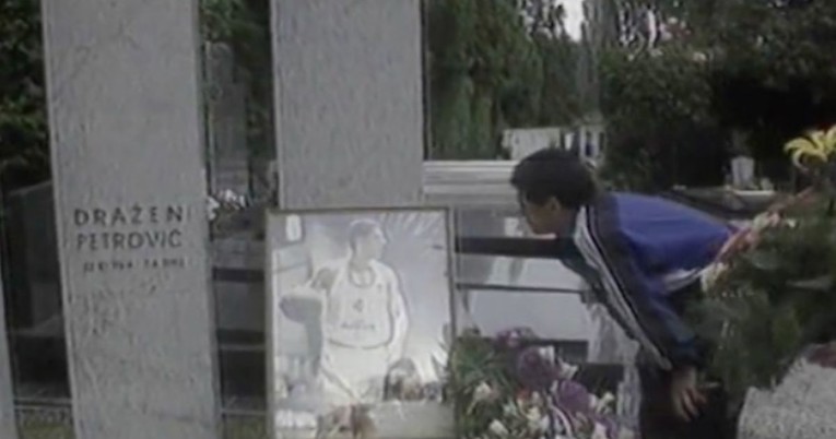 Ovako se Maradona poklonio Draženu. Donio mu je 62 ruže na grob