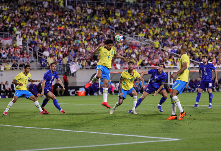 Evo što je poznati internet sudac rekao o spornom penalu Brazila protiv Hrvatske