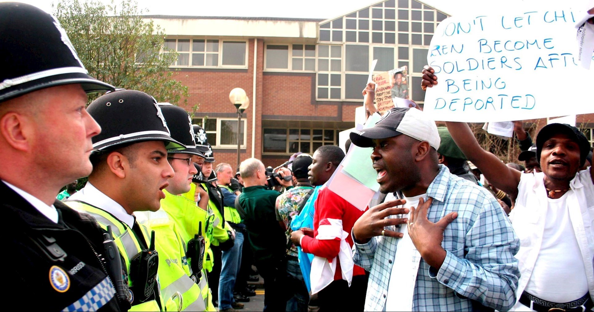 Imigranti će morati dobro vladati engleskim da bi ishodili stalni boravak u Britaniji