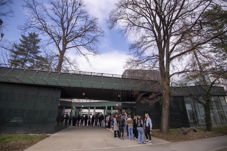 Prosvjed zbog zatvorene menze u Zagrebu. Studenti organiziraju prosvjed i roštilj