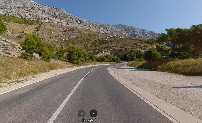 Motociklist teško stradao u nesreći kod Omiša, umro u kolima Hitne pomoći