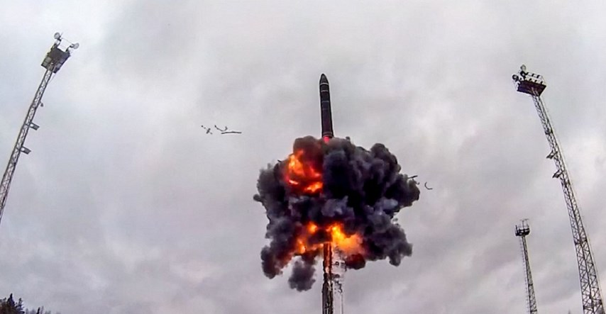 Iran predstavio prvi hipersonični balistički projektil
