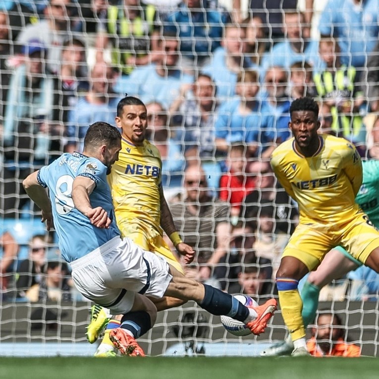 Kovačić je iskopirao svoj gol sa zagrijavanja. Usporedite ih