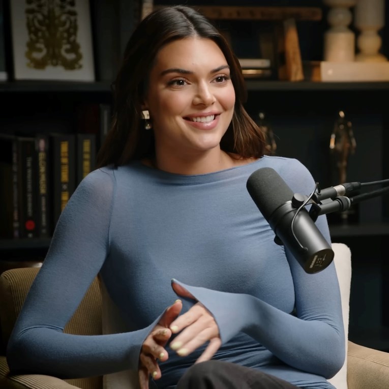 Svi pričaju o ovoj majici, a postoji i duplić gotovo upola jeftiniji