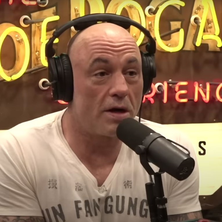 Rogan: Overeem je bio našprican dopingom. Želim da se to vrati
