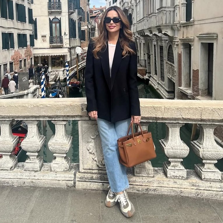 Severina pokazala kako spojiti sako i tenisice